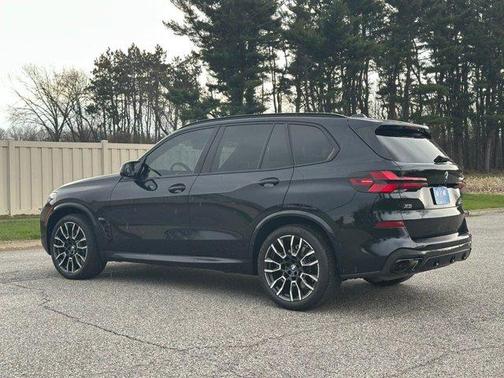 2024 BMW X5 M60i