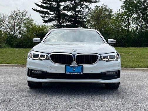 Alpine White 2018 BMW 530 i xDrive