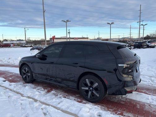 2025 BMW iX xDrive50