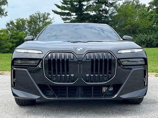 Black Sapphire Metallic 2025 BMW 760 760i xDrive