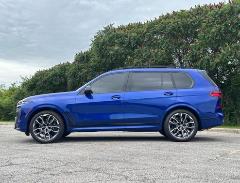 Bay Blue 2026 BMW X7 M60i