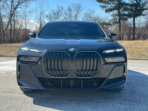 2025 BMW 760 760i xDrive