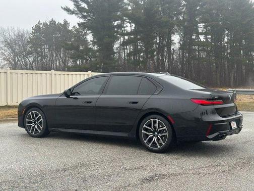 2025 BMW 760 760i xDrive