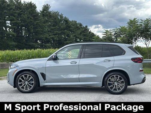 2024 BMW X5 M60i