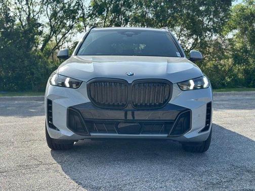 Gray Metallic 2026 BMW X5 xDrive40i