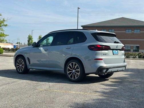 Gray Metallic 2026 BMW X5 xDrive40i