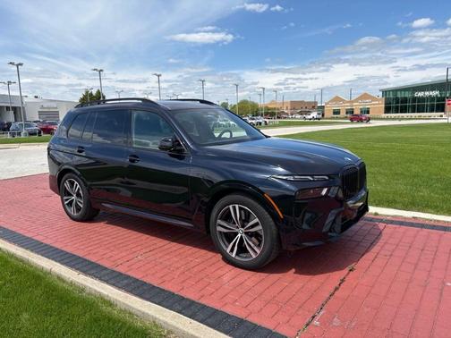 Carbon Black Metallic 2025 BMW X7 xDrive40i