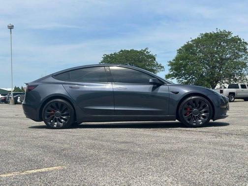 Midnight Silver Metallic 2022 Tesla Model 3 Performance