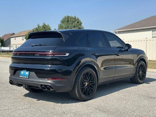 2024 Porsche Cayenne Base