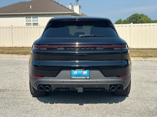 2024 Porsche Cayenne Base
