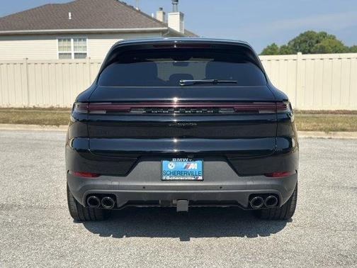 2024 Porsche Cayenne Base