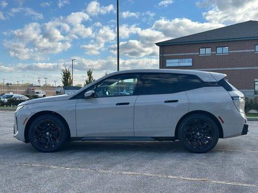 2026 BMW iX xDrive60