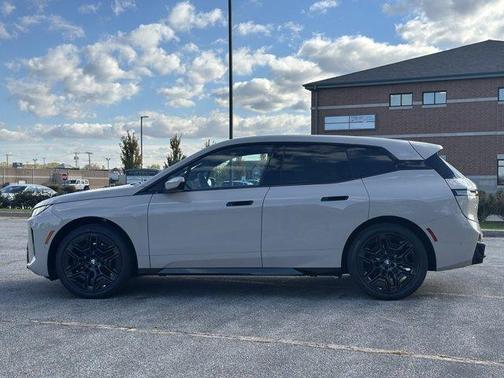 2026 BMW iX xDrive60