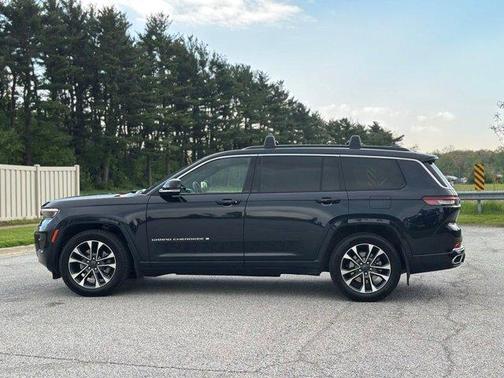 Midnight Sky 2024 Jeep Grand Cherokee L Overland