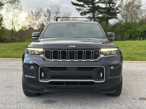 Midnight Sky 2024 Jeep Grand Cherokee L Overland