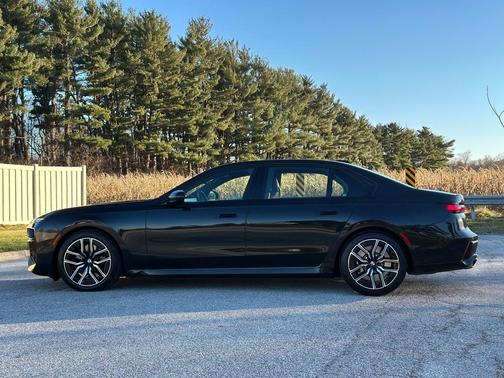 2023 BMW 760 760i xDrive