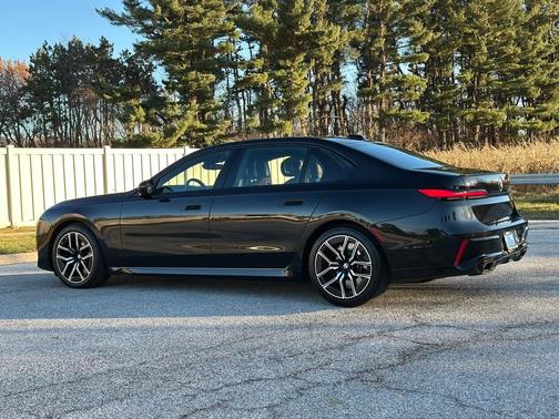 2023 BMW 760 760i xDrive