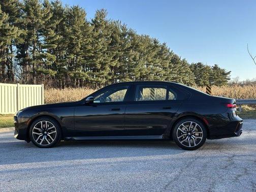 2023 BMW 760 760i xDrive