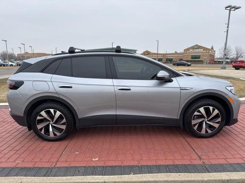 2023 Volkswagen ID.4 Pro