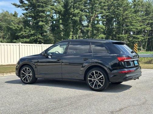 2021 Audi Q7 55 Prestige