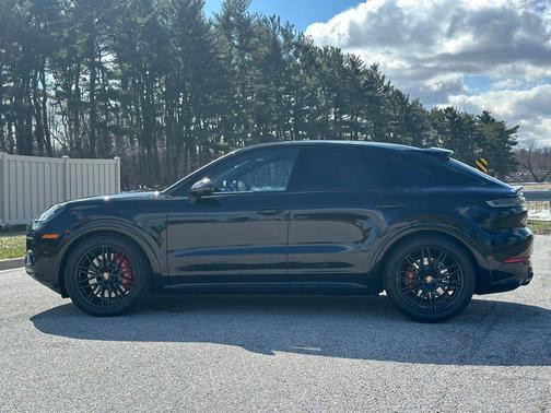 2026 Porsche Cayenne GTS