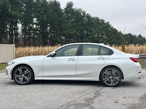 2023 BMW 330 i xDrive