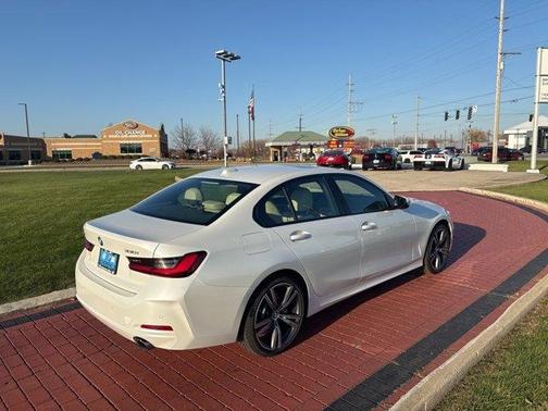 2023 BMW 330 i xDrive