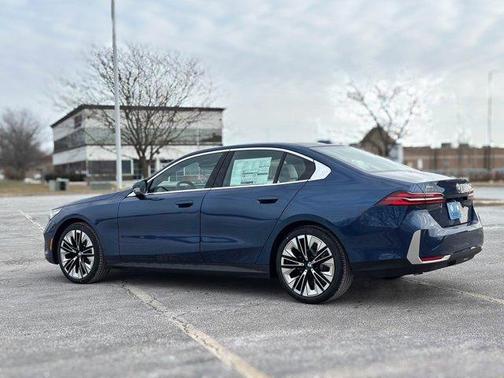 2025 BMW 530 i xDrive