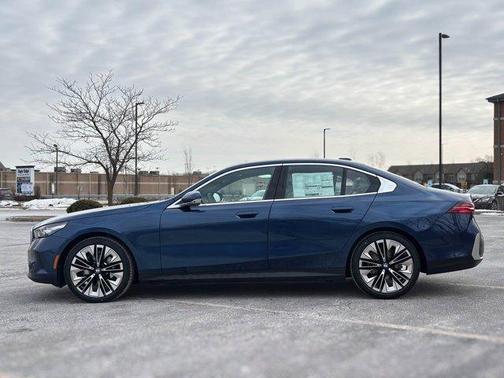2025 BMW 530 i xDrive