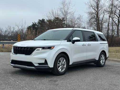 2022 Kia Carnival LXS
