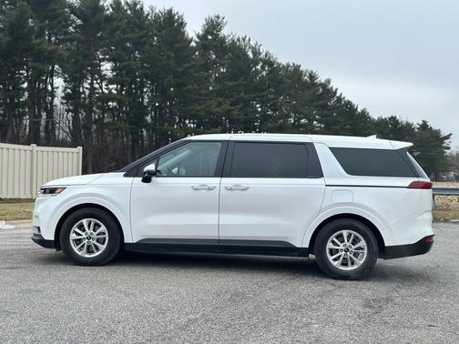 2022 Kia Carnival LXS