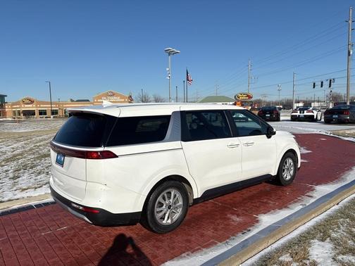 2022 Kia Carnival LXS