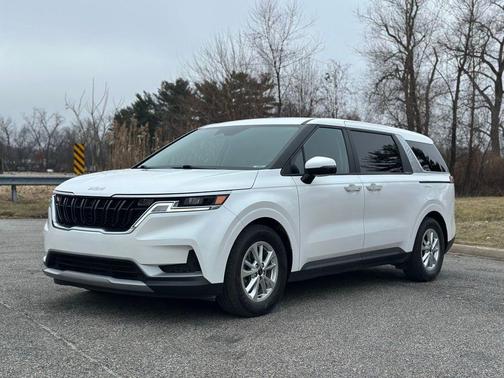 2022 Kia Carnival LXS