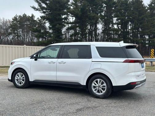 2022 Kia Carnival LXS