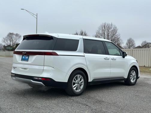 2022 Kia Carnival LXS