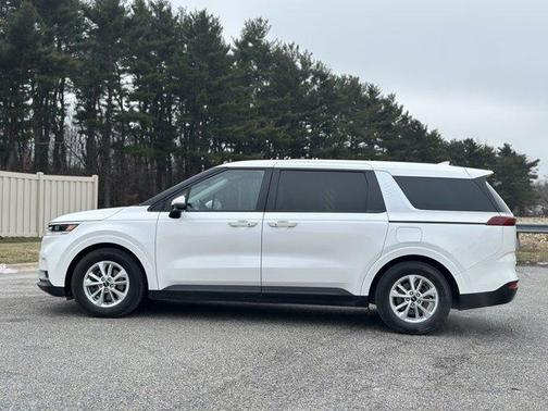 2022 Kia Carnival LXS