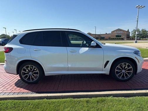 2021 BMW X5 M50i