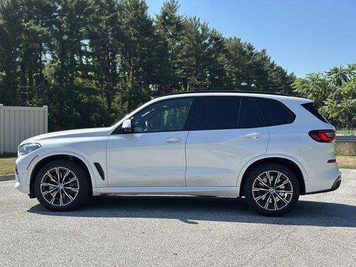 2021 BMW X5 M50i