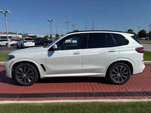 2021 BMW X5 M50i