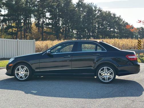 2010 Mercedes-Benz E-Class E 550 4MATIC