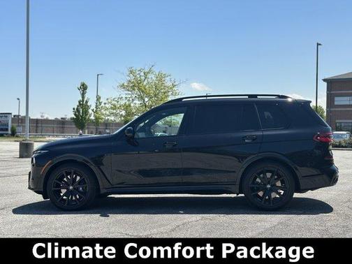 2025 BMW X7 M60i