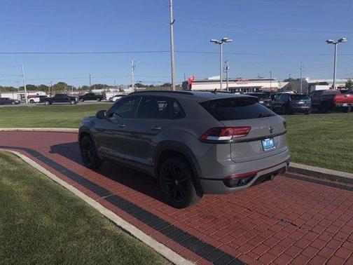 2023 Volkswagen Atlas Cross Sport 3.6 V6 SEL R-Line Black