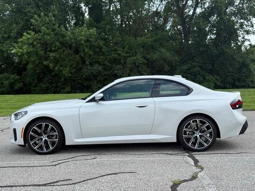 2023 BMW 230 i xDrive