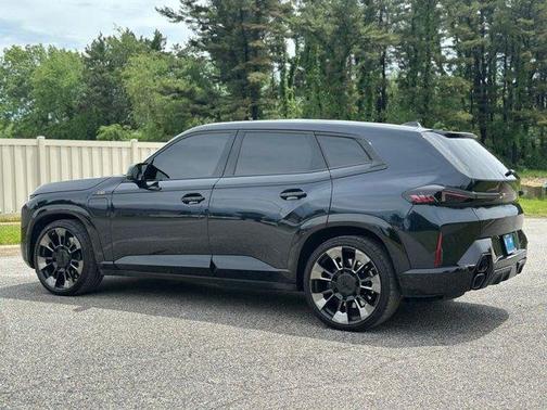Carbon Black Metallic 2023 BMW XM Base