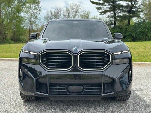 Carbon Black Metallic 2023 BMW XM Base