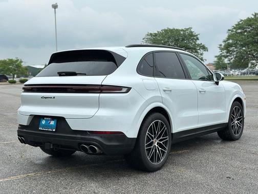 2024 Porsche Cayenne S