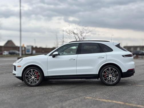 2024 Porsche Cayenne S