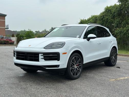 2024 Porsche Cayenne S