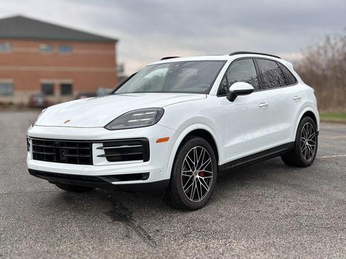2024 Porsche Cayenne S