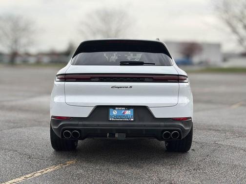 2024 Porsche Cayenne S